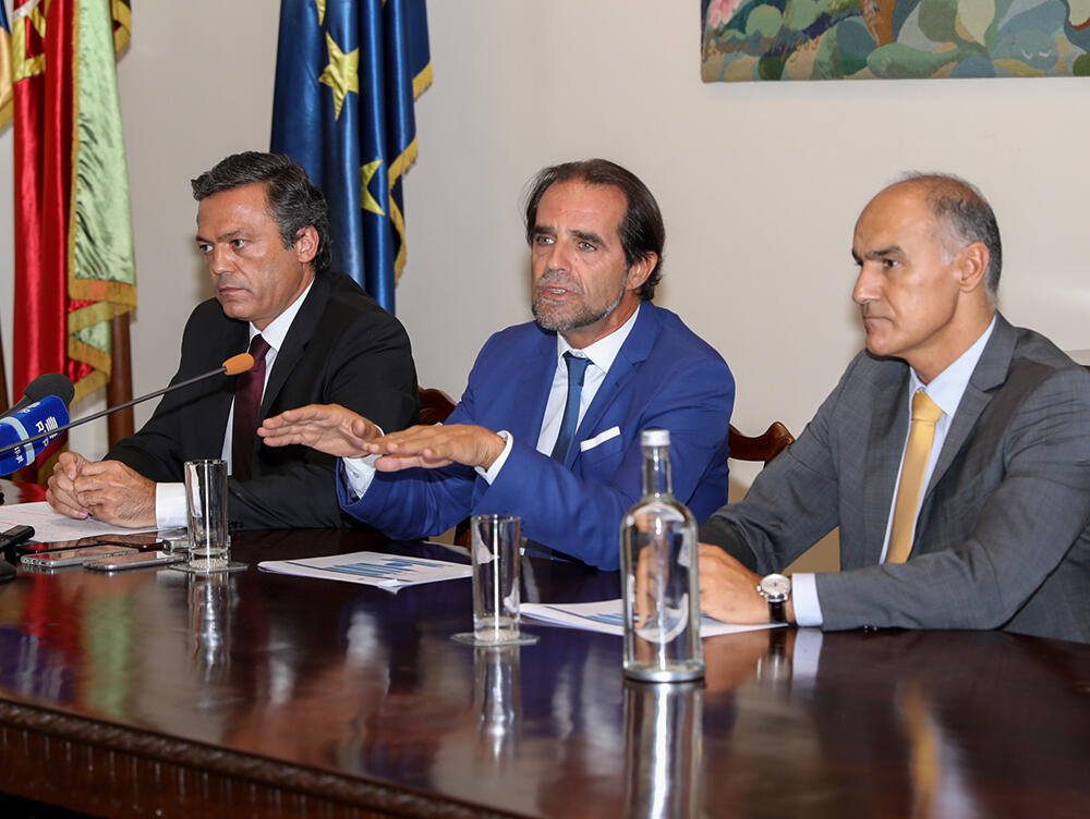 República tem de seguir exemplo da Região