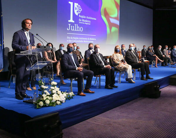 «Todos juntos iremos ultrapassar esta terrível provação»