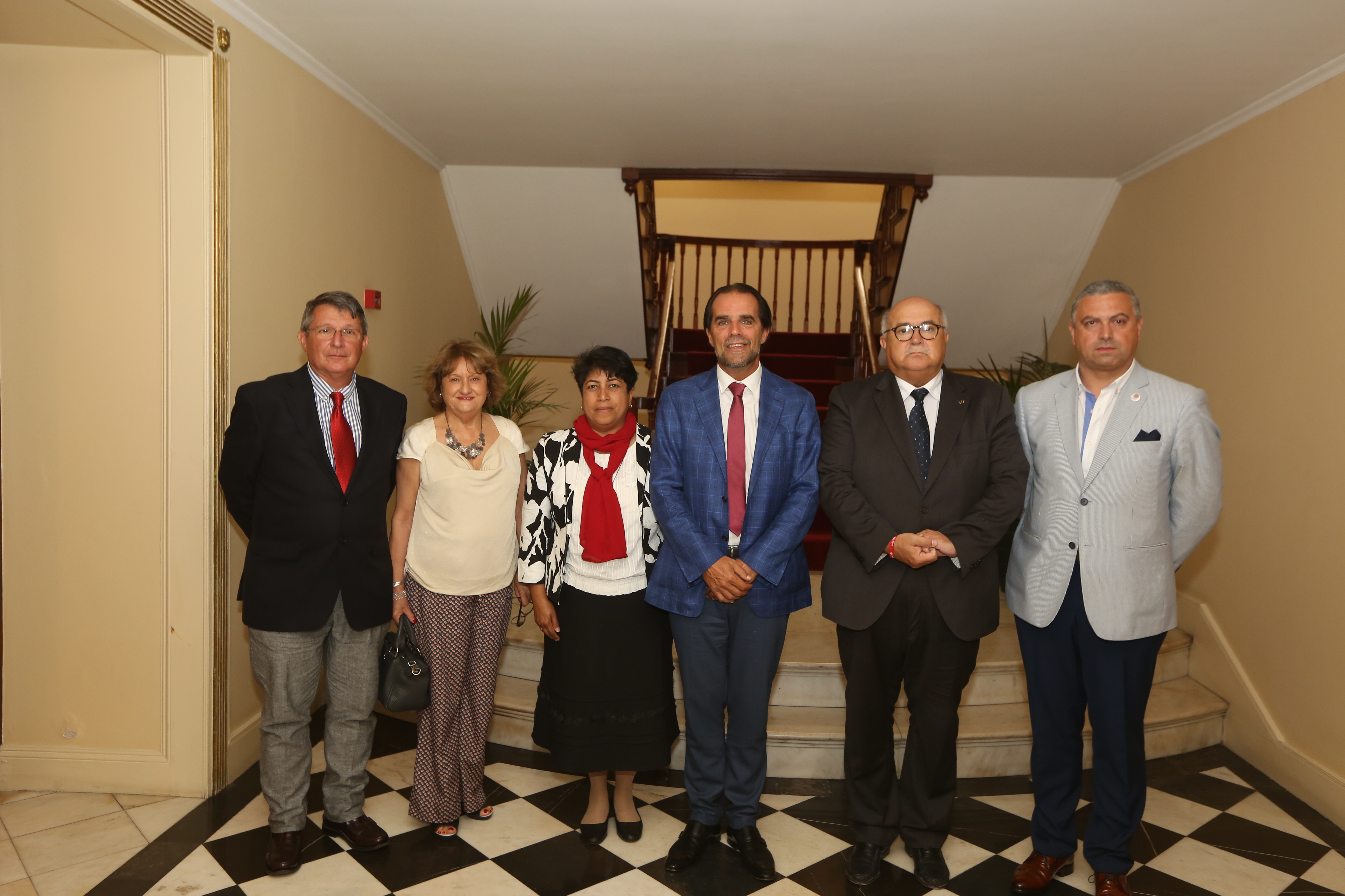 Presidente do Governo reuniu com representante da Cáritas da Venezuela