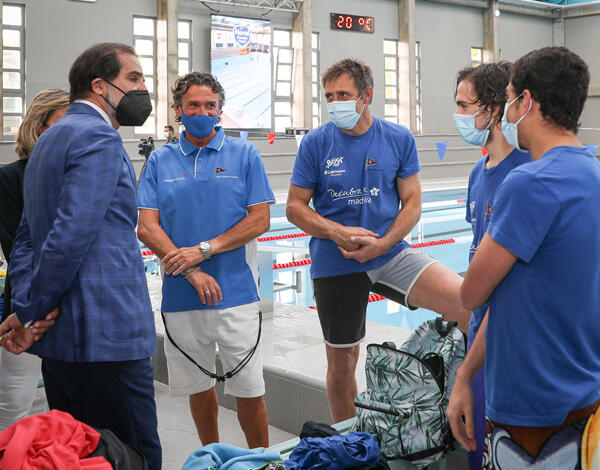 Albuquerque elogia complexo familiar do Clube Naval