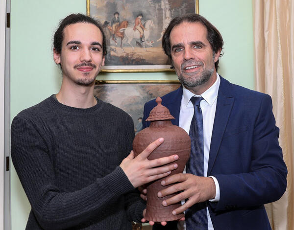 Ceramista madeirense entre os mais promissores do Reino Unido