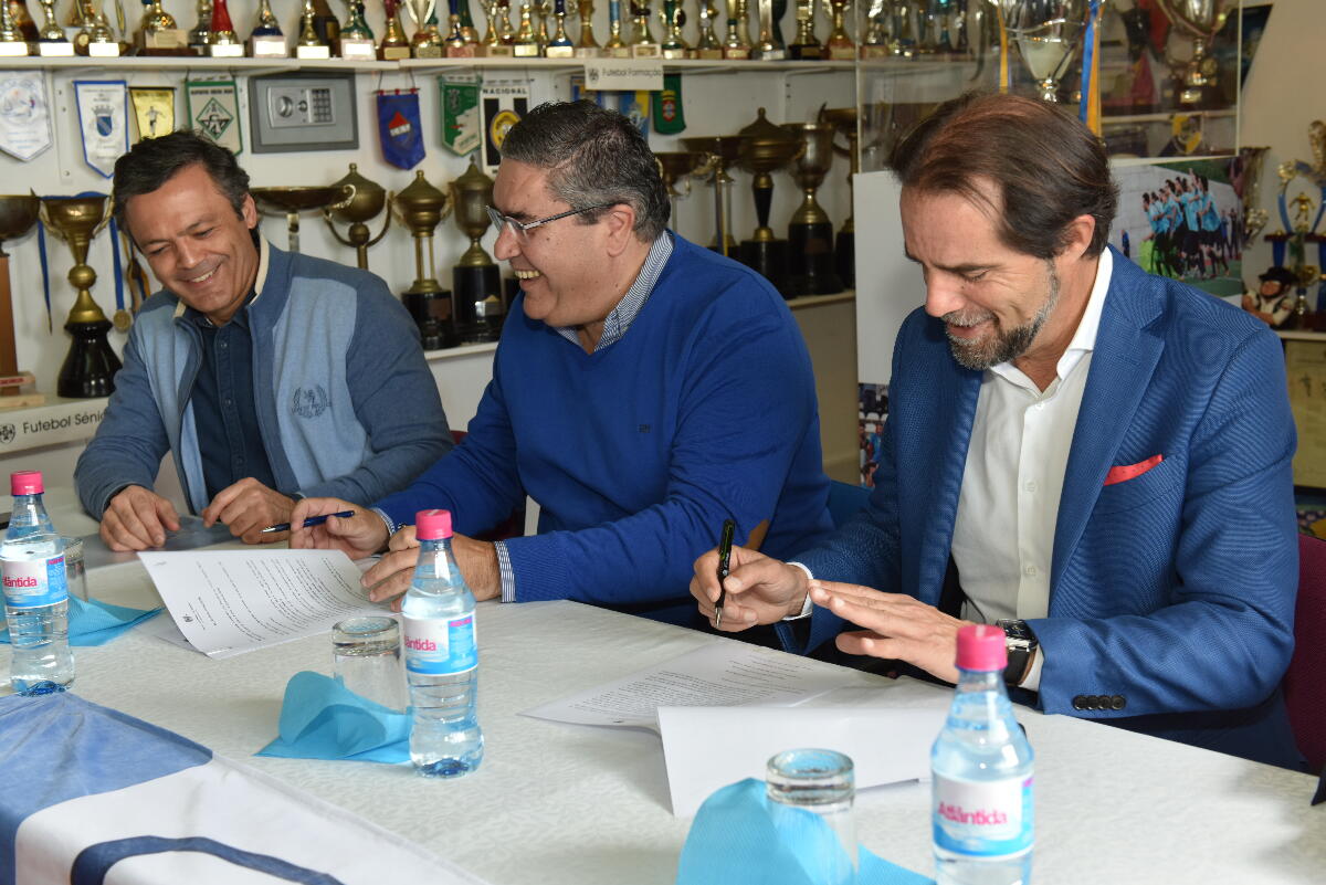 Governo Regional apoia renovação do sintético do Canicense