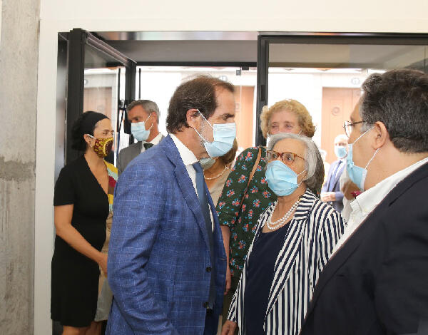 Albuquerque na abertura de exposição pintura