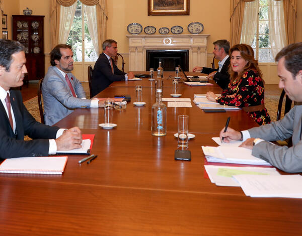 Governo prepara plano de apoio às empresas e às famílias