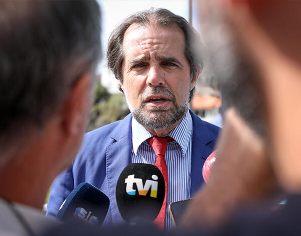 Redução tarifas, mais frequências e ligações aos mercados emissores.