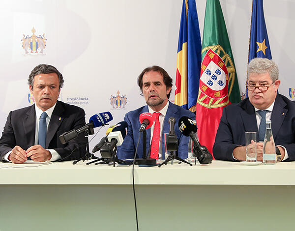 Governo Regional implementa medidas de controlo de passageiros e tripulações nos aeroportos e suspende atracagem de cruzeiros e iates