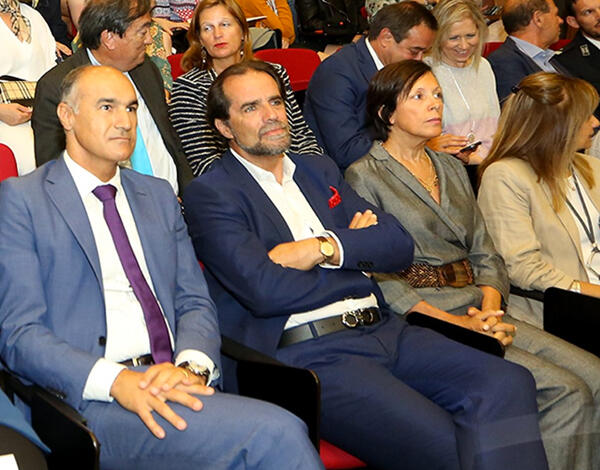 Albuquerque vai continuar a investir a sério na Educação