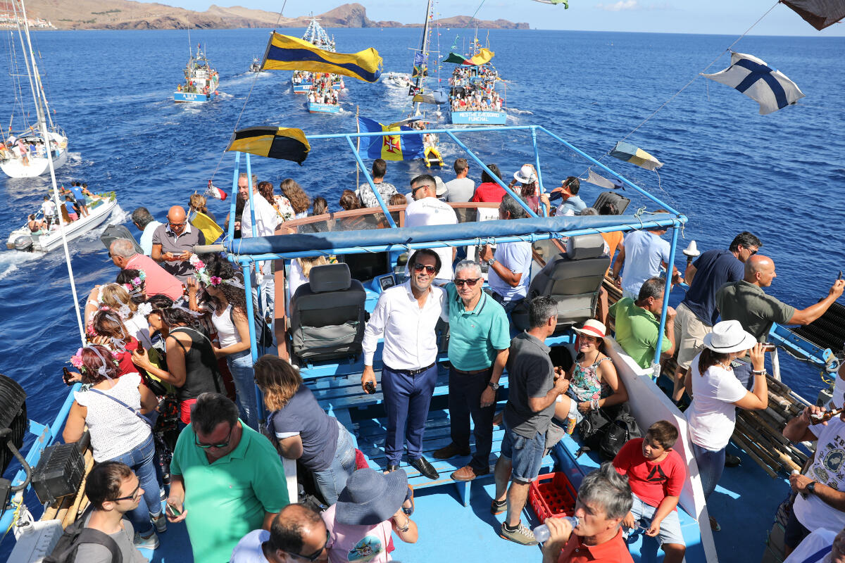 Banho de multidão no Caniçal