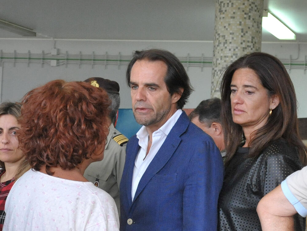 Miguel Albuquerque e Rubina Leal estiveram no terreno a avaliar o estado dos incêndios 