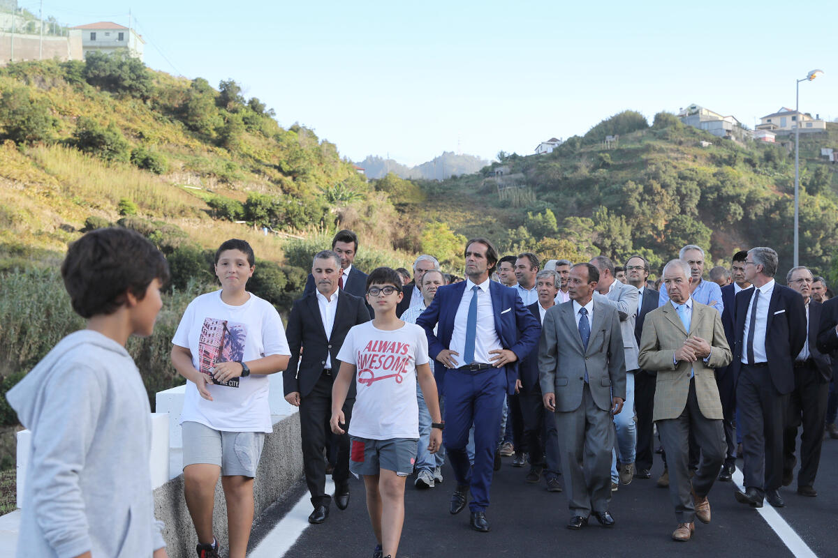 Cumprimos com a população do Porto da Cruz