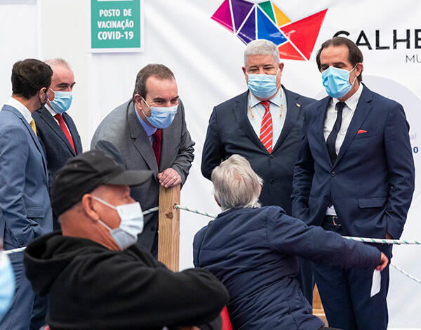 Albuquerque diz que vacinação decorre conforme o planeado