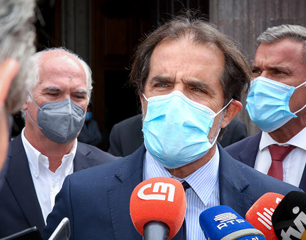 Medidas podem aligeirar a partir de segunda-feira mas decisão final não está ainda tomada