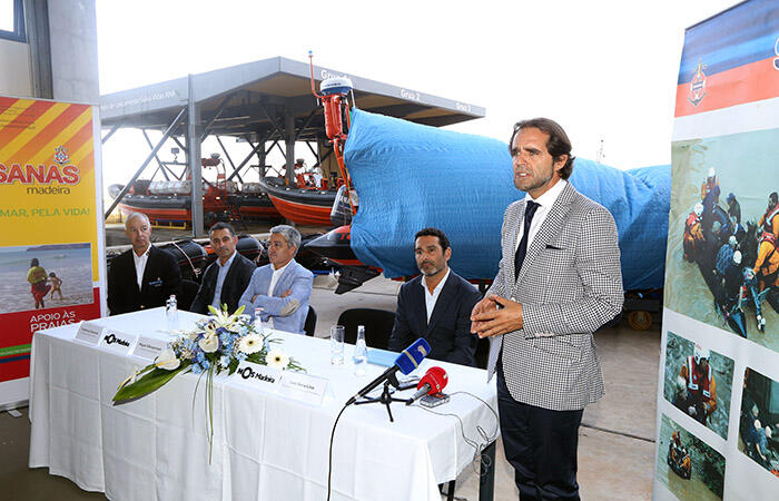 Albuquerque preside à cerimónia de lançamento à água de embarcação SANAS