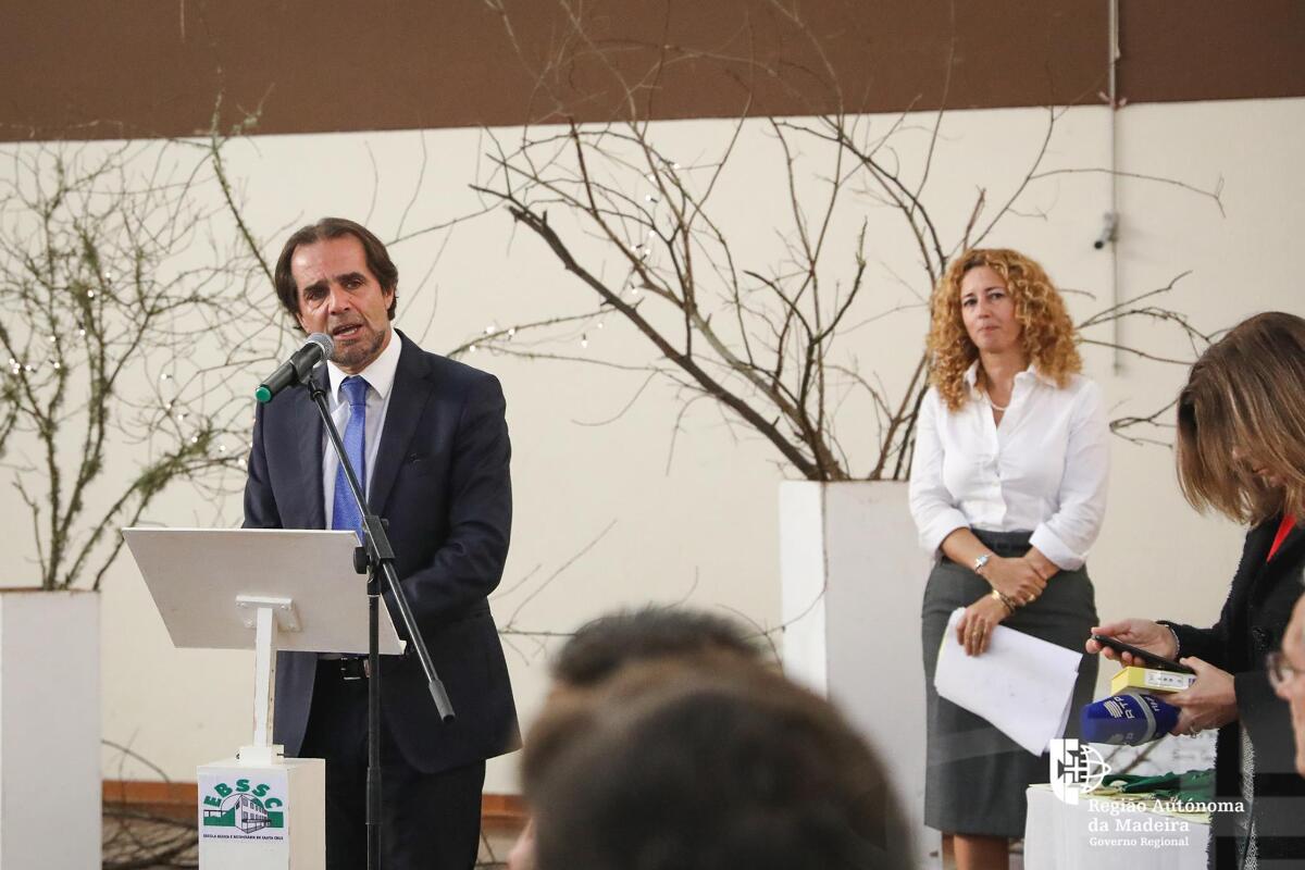 “Estamos a ser constantemente vigarizados pelos partidos da esquerda”