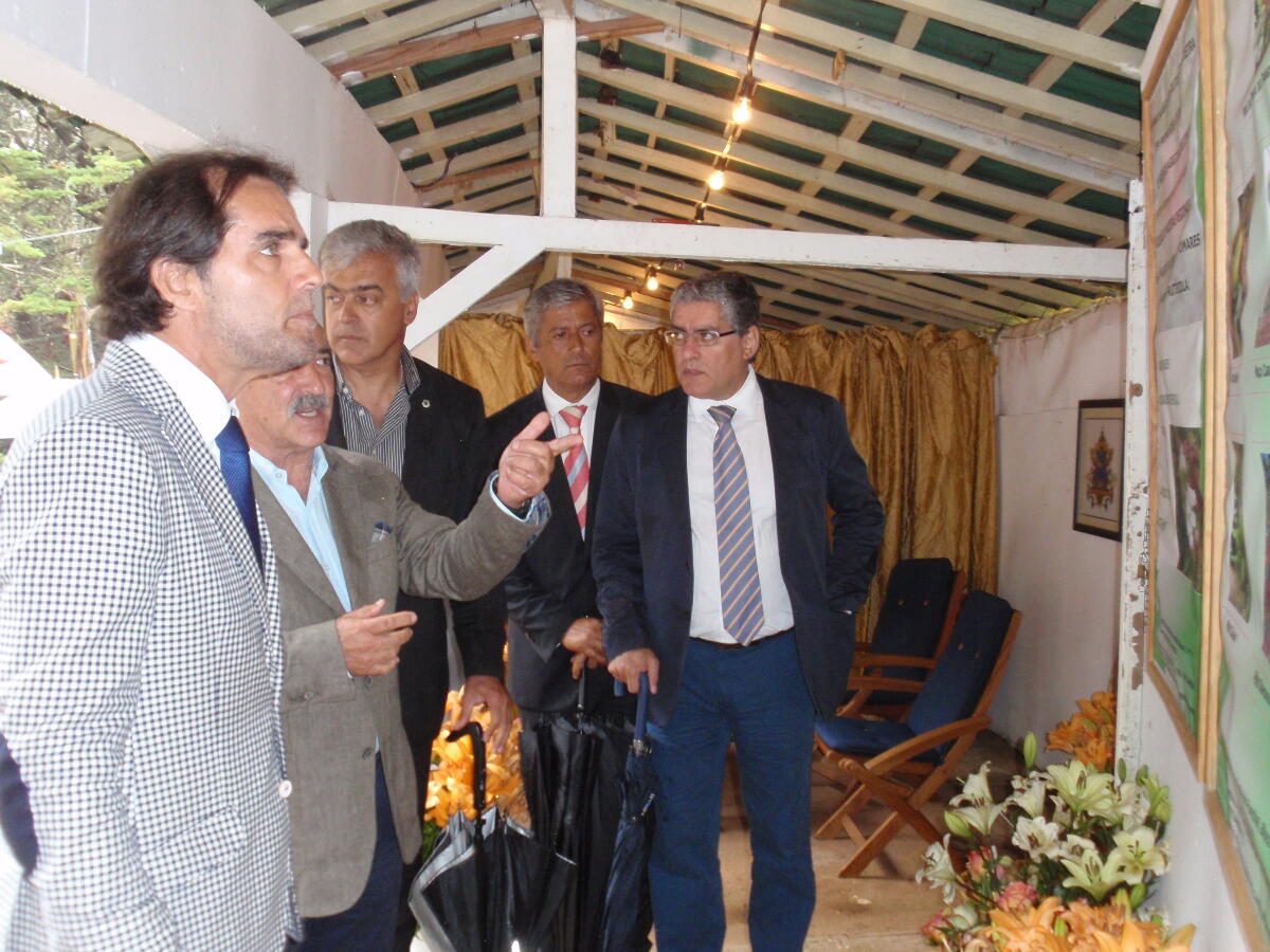 Presidente do GR visita feira Agropecuária do Porto Moniz
