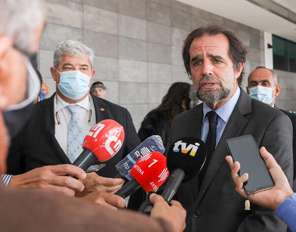 Albuquerque apela aos estudantes para que façam teste PCR no Continente 