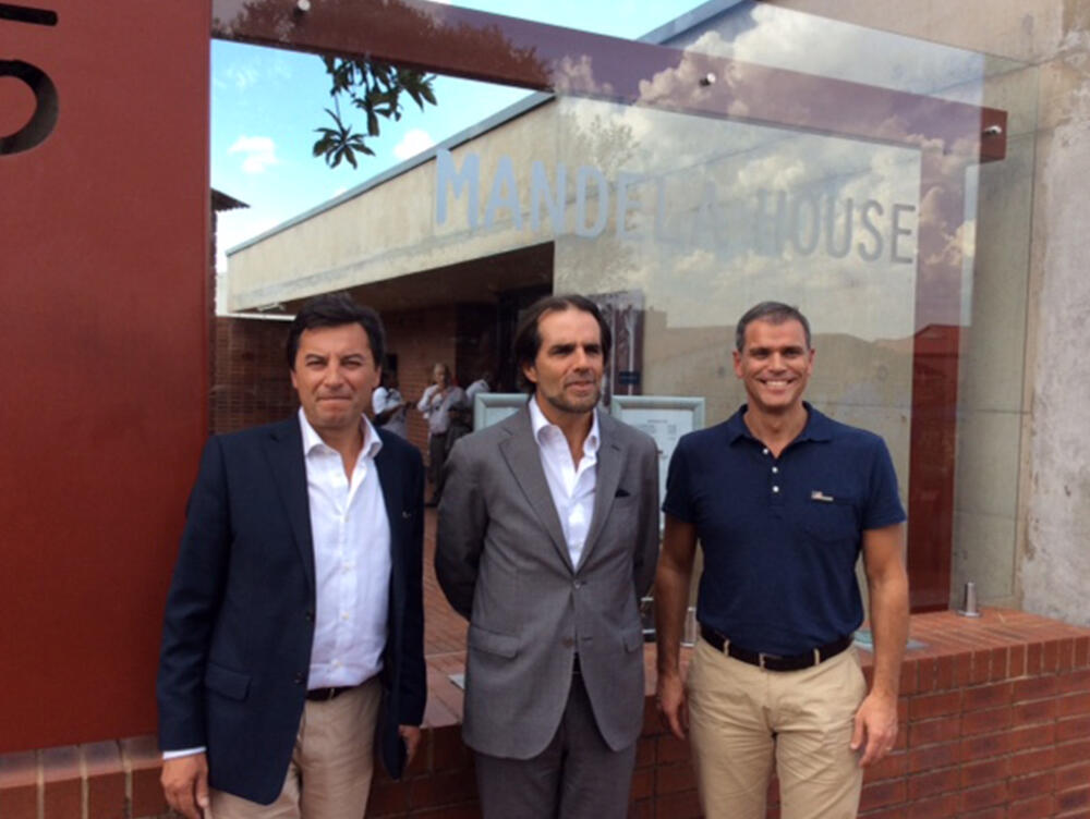 O presidente do GR visita a casa de Mandela