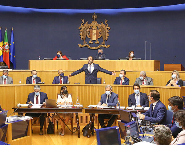 Agradecimentos ao povo, profissionais de Saúde e aos empresários