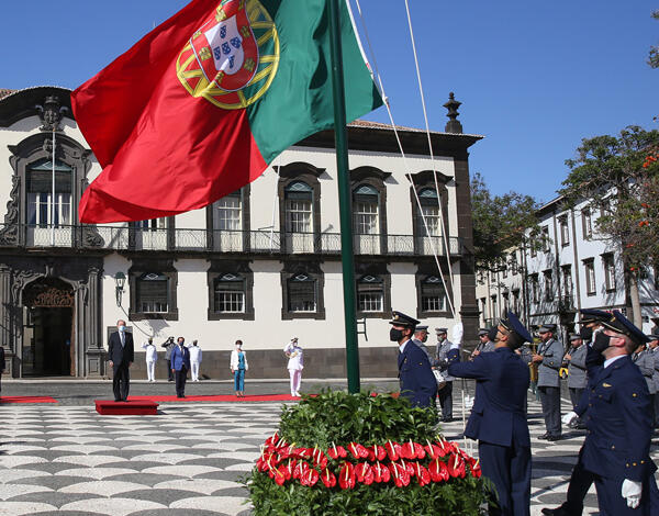 Arriar da Bandeira marca final das comemorações.