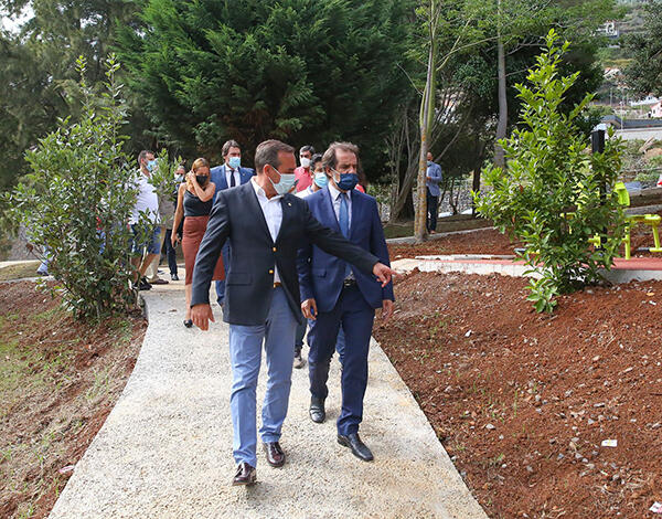 Estreito totalmente renovado e Quinta Grande com jardim e docas