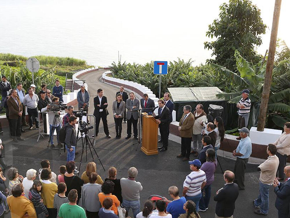 Caminho Agrícola beneficia 33 agricultores da Calheta