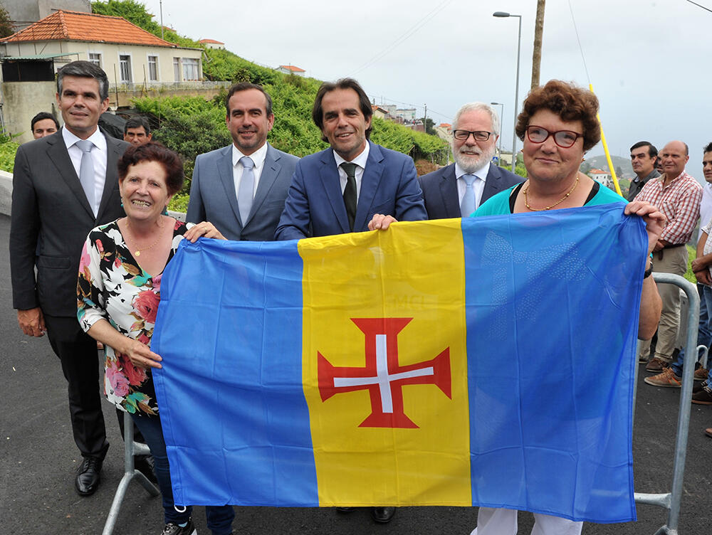 Caminho beneficia 107 explorações agrícolas