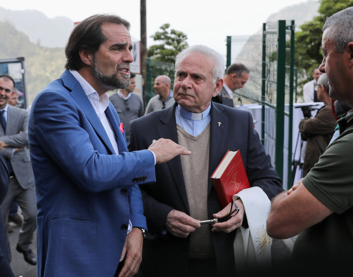 Albuquerque vai apoiar obras no cemitério do Porto da Cruz