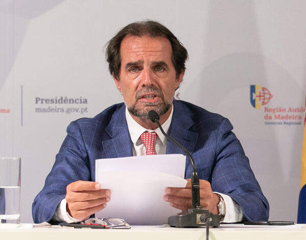 Bares com mais uma hora