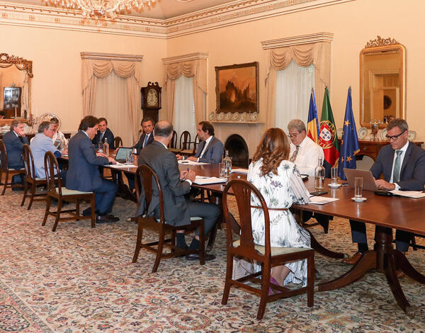 Albuquerque anuncia domingo medidas para empresas e famílias