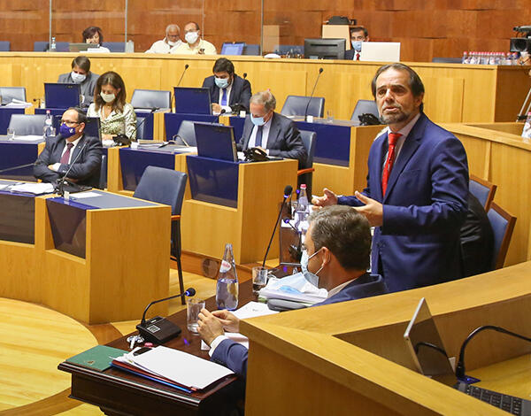 Albuquerque assegura descida do IRC