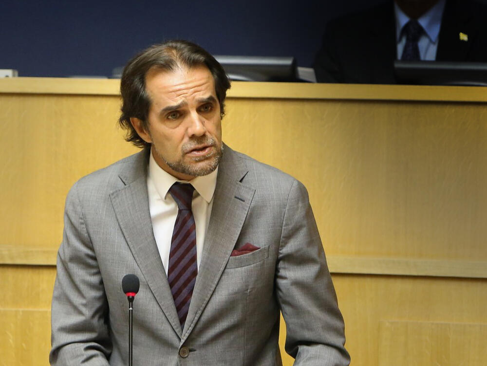 Governo garante sistema transparente, claro e previsível de apoio à Comunicação Social regional