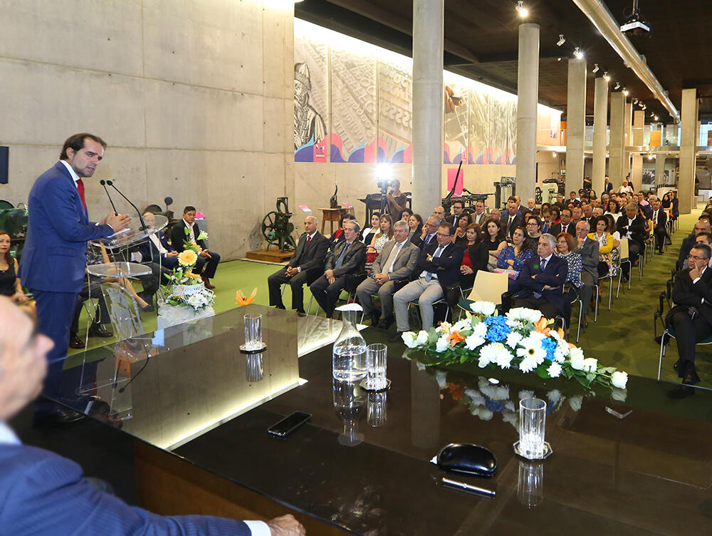 Presidente do GR nas comemorações do Concelho de Câmara de Lobos