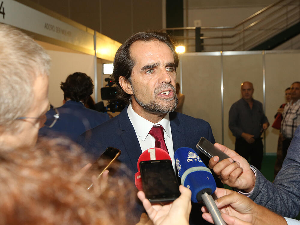 Governo da República e PS continuam a adiar solução para subsídio de mobilidade