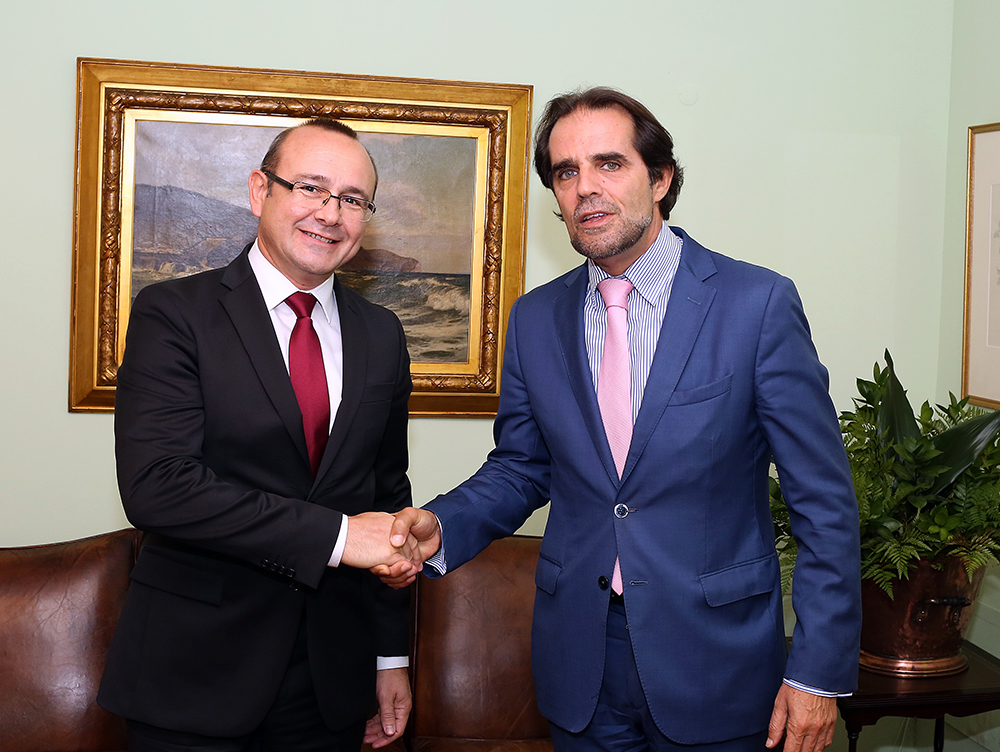 Embaixador da Moldávia prestou cumprimentos a Miguel Albuquerque