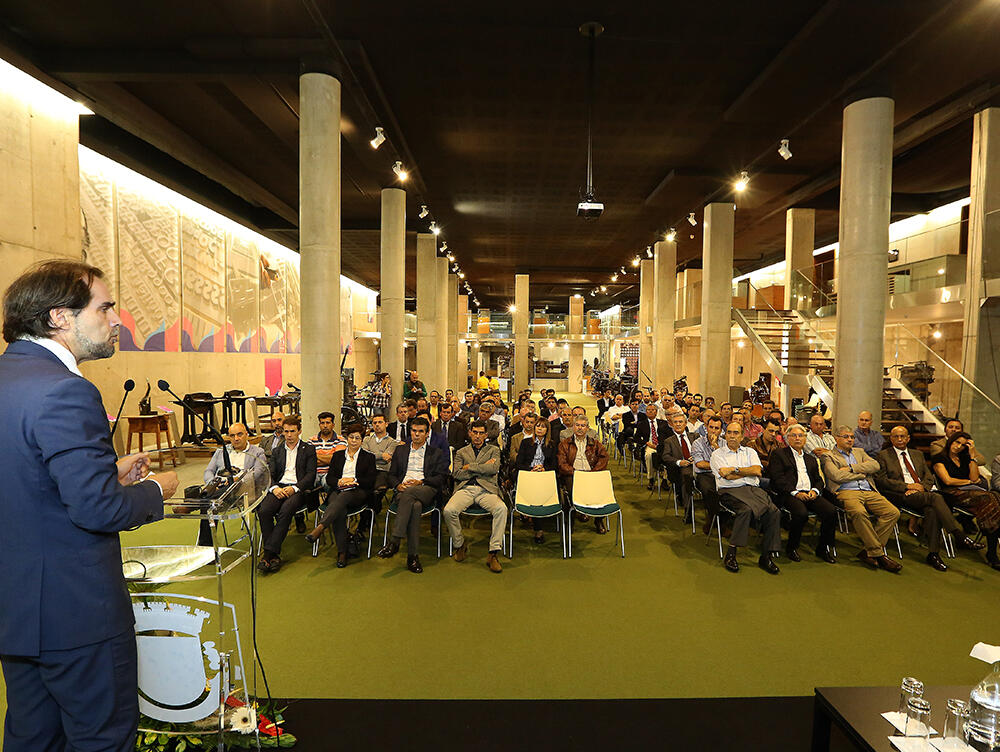 Albuquerque reuniu-se com empresários de Câmara de Lobos