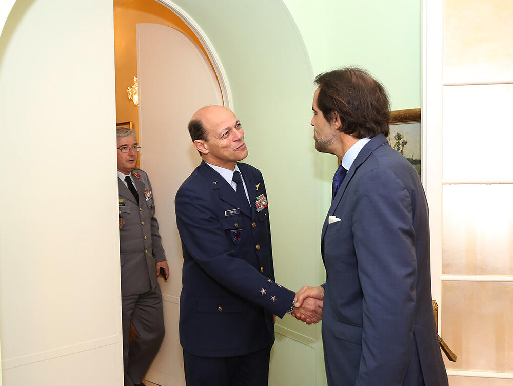 Apresentação de cumprimentos de despedida do General José Araújo Pinheiro