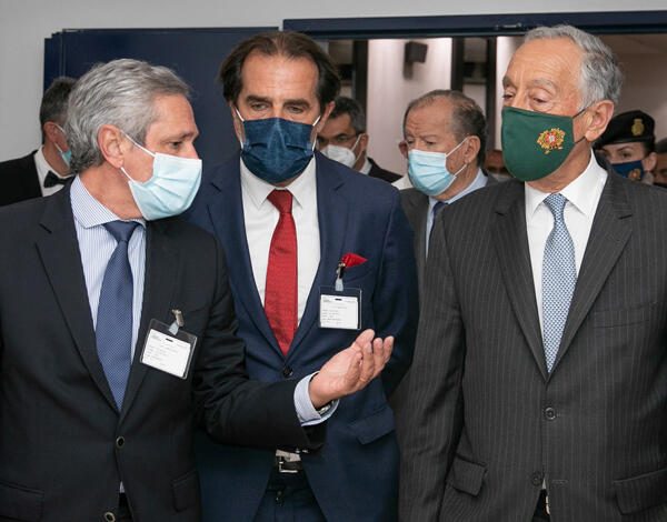 Miguel Albuquerque recebeu Marcelo na chegada à Região