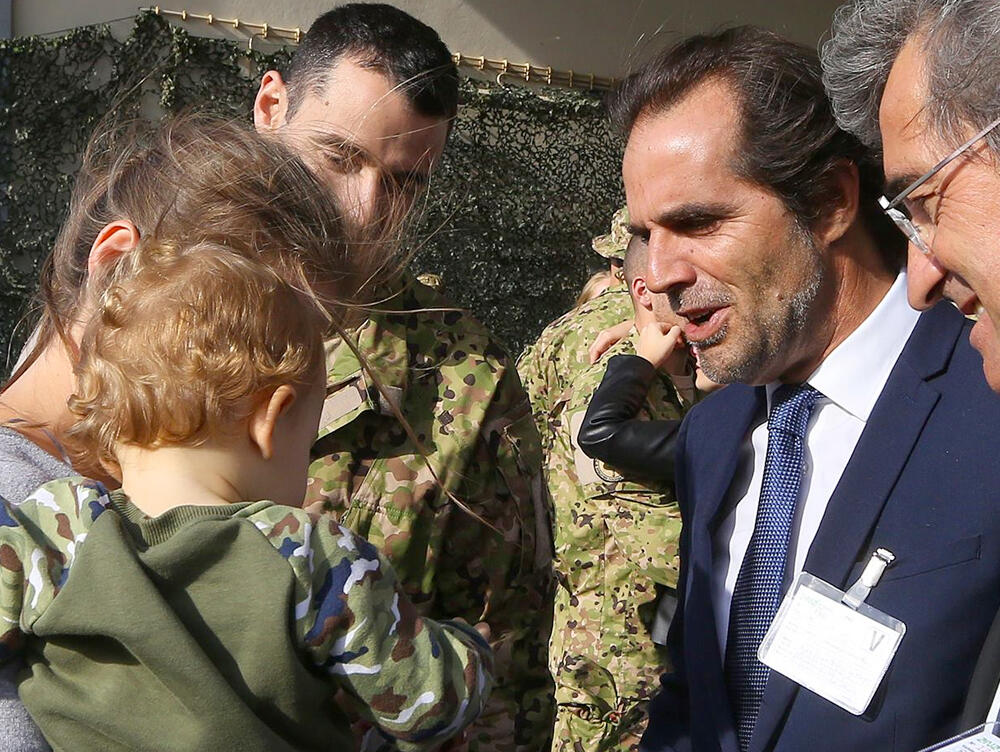 Miguel Albuquerque elogia militares madeirenses