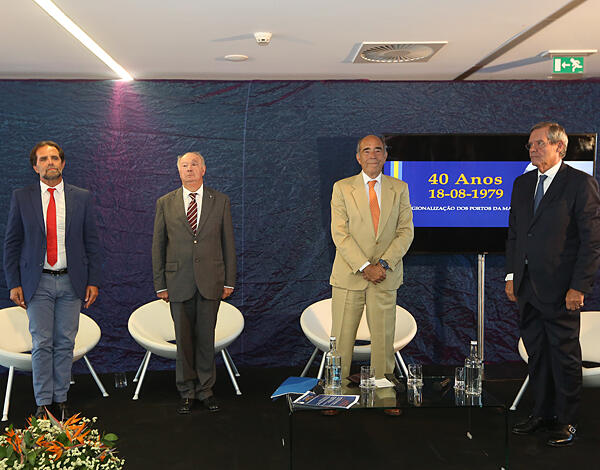 Molhe da Pontinha ampliado garante proteção do Funchal