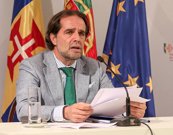 Alunos com notas garantidas e linha de 100 milhões para as empresas