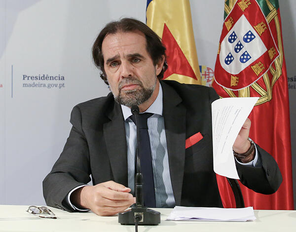 «Impõem-se novas medidas para controlar a pandemia!»