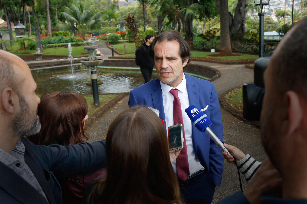 Governo cumpre promessa do ferry sem apoios do Estado