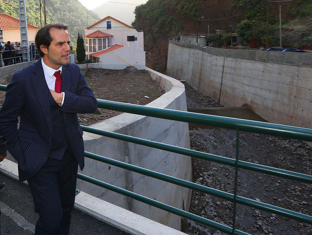 Canalização da ribeira protege população da Tabua 