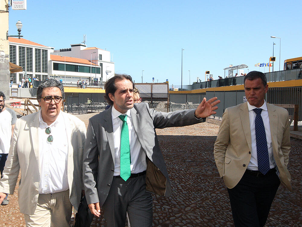 Presidente do Governo visitou as obras do Largo do Pelourinho