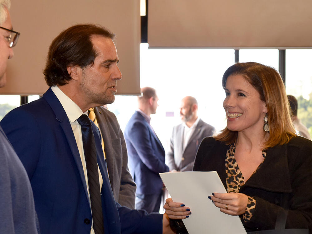 “O caminho é trabalho, investimento e criação de postos de trabalho”