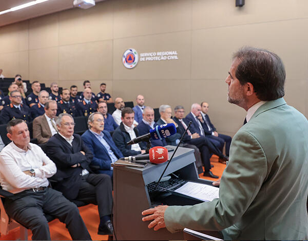 Furacão Leslie: ultrapassada fase crítica do fenómeno sem registo de ocorrências graves