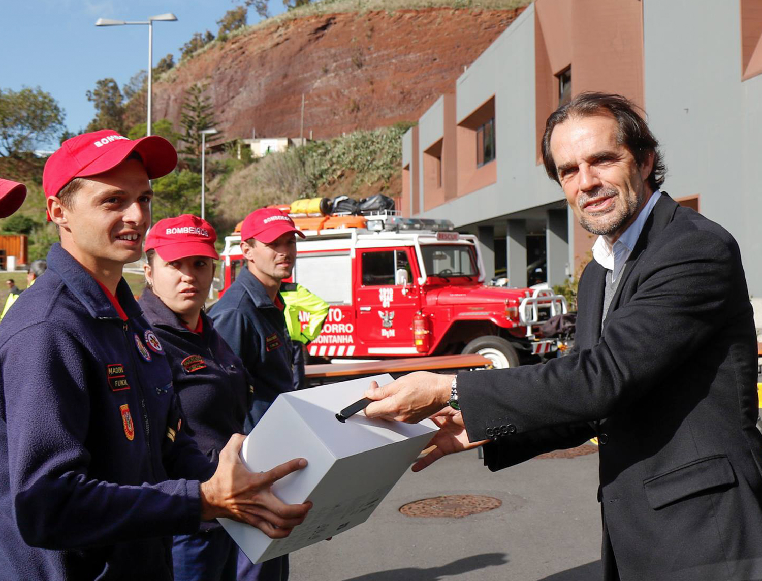 Governo reserva 700 mil euros para equipas de resgate em montanha
