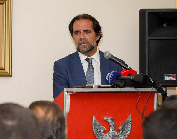 Profissionalismo ao nível de qualquer país europeu