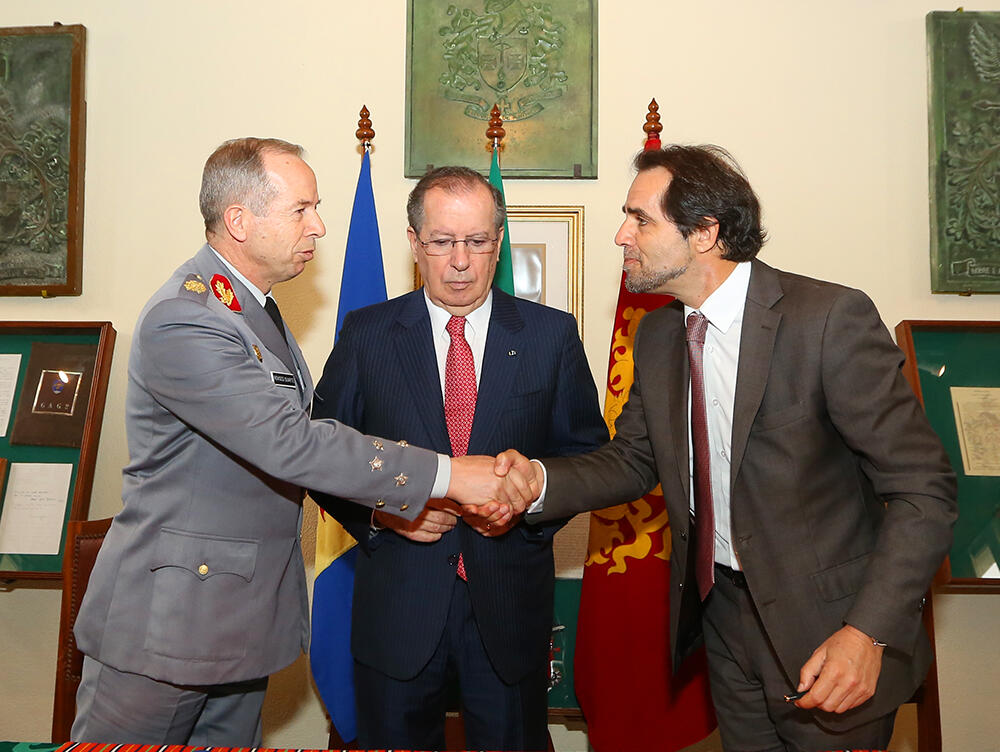 Proteção Civil disponível para formar militares na área da prevenção e combate aos fogos florestais