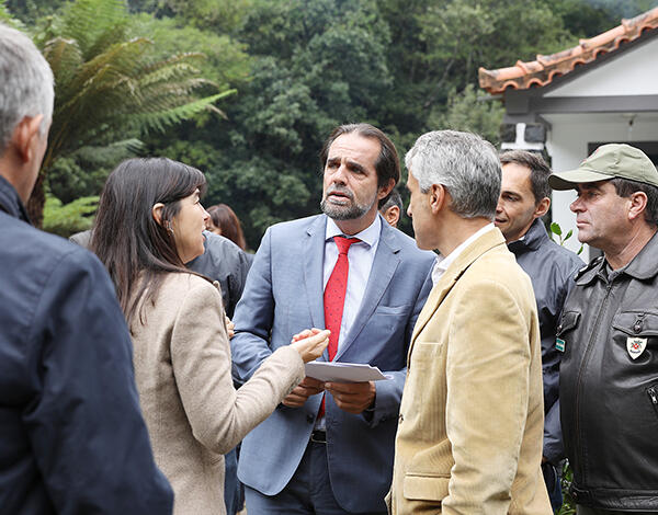 Governo Regional vai dotar Ribeiro Frio de parque de estacionamento